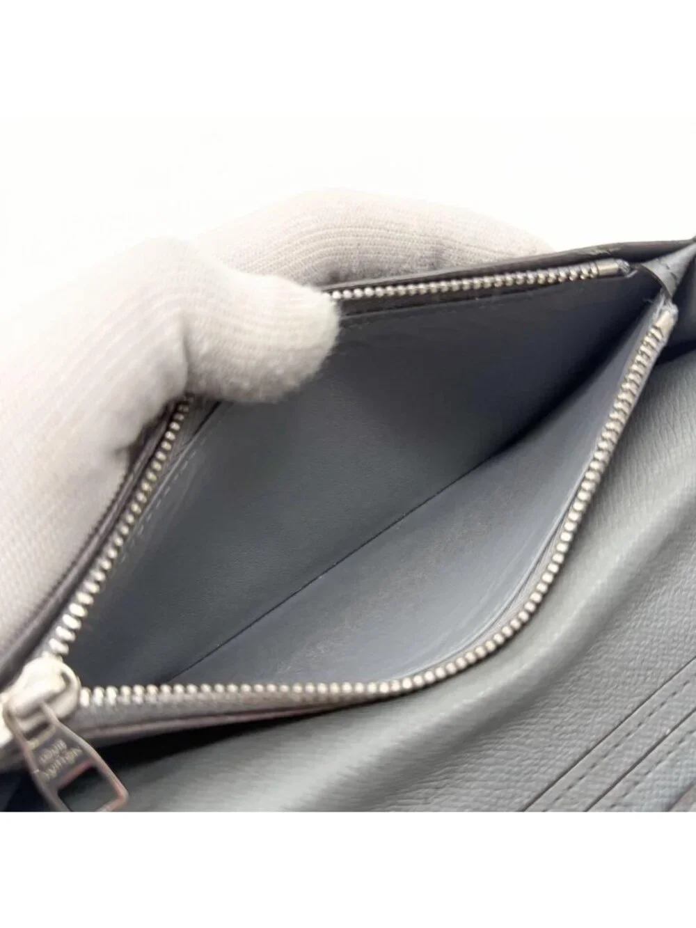 Louis Vuitton Portefeuille Brazza Taiga Leather Gray Bifold Wallet